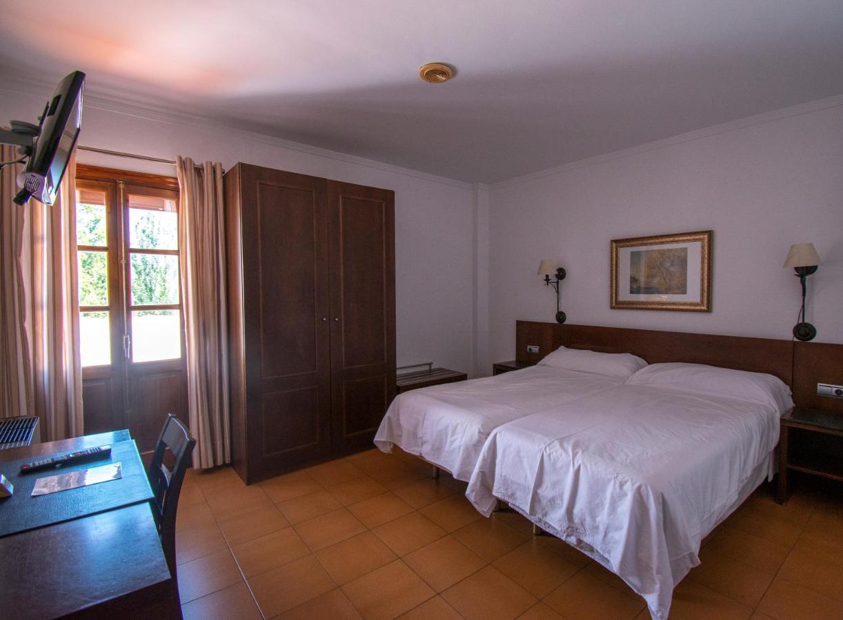 Hotel Del Carmen Prado Del Rey Esterno foto
